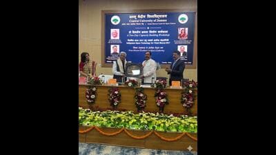 Professor Rakesh Jha, workshop coordinator, presented an introductory note outlining the objectives and significance of the workshop. (HT Photo)