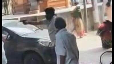 Screengrab of a video that purportedly captures the exact moment the confrontation turned deadly. (Sourced) Screengrab of a video that purportedly captures the exact moment the confrontation turned deadly. (Sourced)