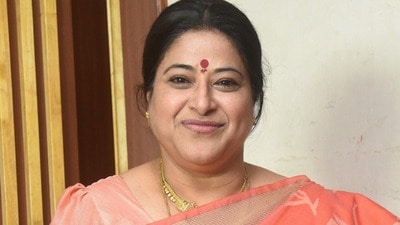 టాలీవుడ్ సీనియర్ నటి సుధ విషాద గాథ.. ఆ ఒక్క సంతకంతో రూ.100 కోట్లు ఎలా పోగొట్టుకున్నారంటే? టాలీవుడ్ సీనియర్ నటి సుధ విషాద గాథ.. ఆ ఒక్క సంతకంతో రూ.100 కోట్లు ఎలా పోగొట్టుకున్నారంటే?