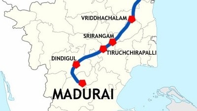 <p>భారతీయ రైల్వే చరిత్రలో ఎన్నో సంచలన రికార్డులను నెలకొల్పిన అత్యంత పాపులర్ రైలు 'వైగై సూపర్ఫాస్ట్ ఎక్స్ప్రెస్' (Vaigai Superfast Express). తాజాగా ఈ రైలు సాధించిన విజయం చూసి తోటి ప్రయాణికులతో పాటు రైల్వే అధికారులు సైతం నోరెళ్లబెడుతున్నారు! ప్రయాణం మధ్యలో తీవ్ర ఆటంకాలు, రైల్వే ట్రాక్ లైన్ పనుల వల్ల ఆలస్యం ఎదురైనప్పటికీ.. ఏకంగా రెండు గంటల సమయాన్ని కవర్ చేస్తూ గమ్యస్థానానికి అనుకున్న సమయానికే చేరి సరికొత్త రికార్డును నెలకొల్పింది. సాధారణంగా తమిళనాడులోని చెంగల్పట్టు నుంచి మదురై మధ్య 430 కిలోమీటర్ల దూరాన్ని చేరుకోవడానికి సాధారణ వేగంతో 7 గంటల 35 నిమిషాల సమయం పడుతుంది. కానీ వైగై ఎక్స్ప్రెస్ మాత్రం ఆధునిక వందే భారత్ ఎక్స్ప్రెస్కు ఏమాత్రం తీసిపోని రీతిలో గంటకు 110 కిలోమీటర్ల తుపాను వేగంతో దూసుకెళ్లి, కేవలం 5 గంటల 35 నిమిషాల్లోనే ఈ సుదీర్ఘ ప్రయాణాన్ని పూర్తి చేసి చరిత్ర సృష్టించింది.</p> <p>భారతీయ రైల్వే చరిత్రలో ఎన్నో సంచలన రికార్డులను నెలకొల్పిన అత్యంత పాపులర్ రైలు 'వైగై సూపర్ఫాస్ట్ ఎక్స్ప్రెస్' (Vaigai Superfast Express). తాజాగా ఈ రైలు సాధించిన విజయం చూసి తోటి ప్రయాణికులతో పాటు రైల్వే అధికారులు సైతం నోరెళ్లబెడుతున్నారు! ప్రయాణం మధ్యలో తీవ్ర ఆటంకాలు, రైల్వే ట్రాక్ లైన్ పనుల వల్ల ఆలస్యం ఎదురైనప్పటికీ.. ఏకంగా రెండు గంటల సమయాన్ని కవర్ చేస్తూ గమ్యస్థానానికి అనుకున్న సమయానికే చేరి సరికొత్త రికార్డును నెలకొల్పింది. సాధారణంగా తమిళనాడులోని చెంగల్పట్టు నుంచి మదురై మధ్య 430 కిలోమీటర్ల దూరాన్ని చేరుకోవడానికి సాధారణ వేగంతో 7 గంటల 35 నిమిషాల సమయం పడుతుంది. కానీ వైగై ఎక్స్ప్రెస్ మాత్రం ఆధునిక వందే భారత్ ఎక్స్ప్రెస్కు ఏమాత్రం తీసిపోని రీతిలో గంటకు 110 కిలోమీటర్ల తుపాను వేగంతో దూసుకెళ్లి, కేవలం 5 గంటల 35 నిమిషాల్లోనే ఈ సుదీర్ఘ ప్రయాణాన్ని పూర్తి చేసి చరిత్ర సృష్టించింది.</p>