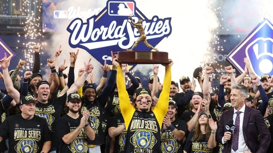 Brewers crowned World Series champions after 4-1 win over Rays in Game 5.