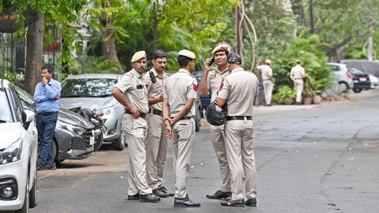 The deceased is survived by his parents, wife and children aged around 4 and 10, all of whom live in the Nihal Vihar area.