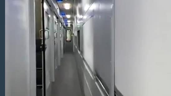 Vande Bharat Sleeper Express Between Delhi and Varanasi to Be Inaugurated on October 31