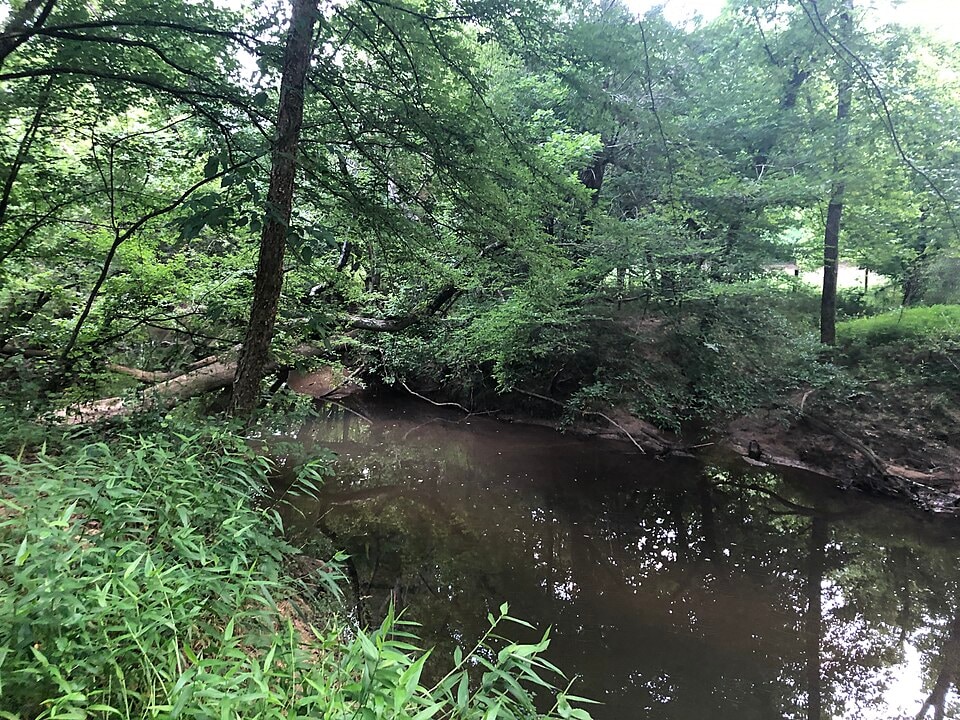 Crooked Creek, Sandy Springs (Wikimedia Commons) Crooked Creek, Sandy Springs (Wikimedia Commons)