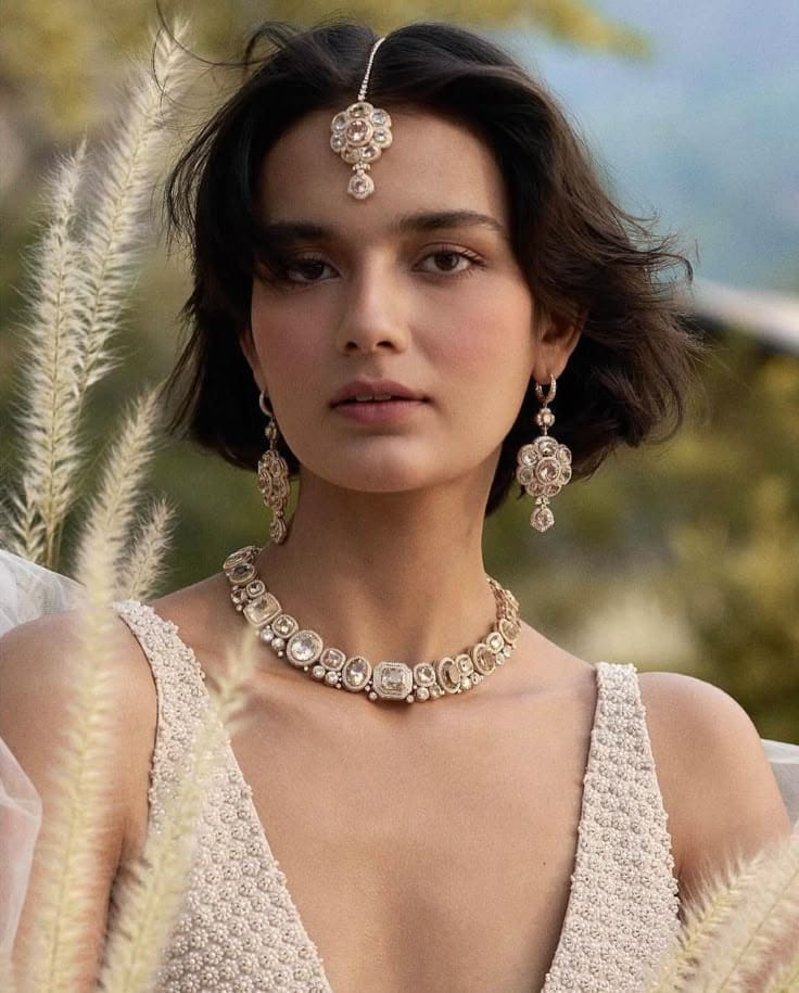 Mountains are mighty and deep. This setting invites jewellery that is rich and offers depth. (Pinterest) Mountains are mighty and deep. This setting invites jewellery that is rich and offers depth. (Pinterest)