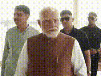 PM Modi visits Bharat Bovine Breeding and Research Centre in Gujarat | #shorts