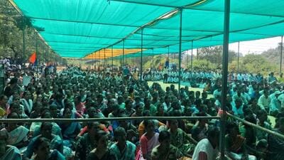 Palghar villagers stage protest against Vadhavan port