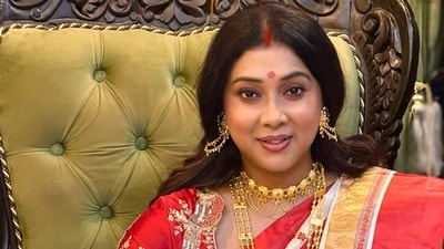 ‘যৌনকর্মীদের পাড়ায় গিয়ে গান করুন!’ কুরুচিকর ট্রোলের জবাবে কী বললেন পৌষালী? ‘যৌনকর্মীদের পাড়ায় গিয়ে গান করুন!’ কুরুচিকর ট্রোলের জবাবে কী বললেন পৌষালী?