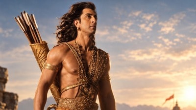 অগ্রিম বুকিংয়েই বাজিমাত রণবীরের ‘রামায়ণ’-এর। অগ্রিম বুকিংয়েই বাজিমাত রণবীরের ‘রামায়ণ’-এর।