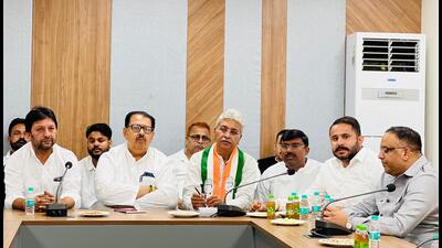 Rao said that the party has stepped up preparations for its November 1 ‘Vote Bachao–Desh Bachao’ rally at Ramlila Maidan in Delhi where at least one lakh people from Haryana would participate. (HT Photo) Rao said that the party has stepped up preparations for its November 1 ‘Vote Bachao–Desh Bachao’ rally at Ramlila Maidan in Delhi where at least one lakh people from Haryana would participate. (HT Photo)