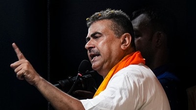 ১০ ঘণ্টার শ্যুটিং শিফট, সময়মতো টাকা! চলবে না ‘ব্যান কালচার’, টলিউড নিয়ে বড় সিদ্ধান্ত শুভেন্দু সরকারের