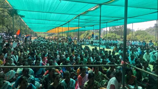 Palghar villagers stage protest against Vadhavan port