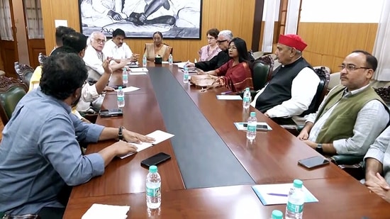 INDIA bloc meet live: Congress general secretaries Priyanka Gandhi Vadra, Jairam Ramesh and K C Venugopal, senior Congress leader Meira Kumar, TMC's Derek O'Brien, Samajwadi Party's Harendra Malik, JMM's Mahua Maji and CPI(M)'s John Brittas, among others, participated in the preparatory meeting on Thursday. INDIA bloc meet live: Congress general secretaries Priyanka Gandhi Vadra, Jairam Ramesh and K C Venugopal, senior Congress leader Meira Kumar, TMC's Derek O'Brien, Samajwadi Party's Harendra Malik, JMM's Mahua Maji and CPI(M)'s John Brittas, among others, participated in the preparatory meeting on Thursday.