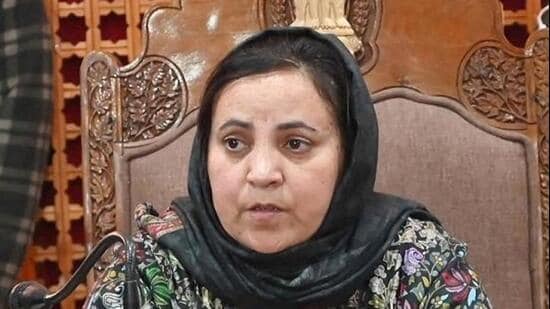 Jammu and Kashmir health and medical education minister Sakina Itoo on Friday urged Lt Governor Manoj Sinha to ease traffic congestion caused by security convoy movements on the Srinagar-Anantnag-Kulgam-Qazigund National Highway. (File photo)