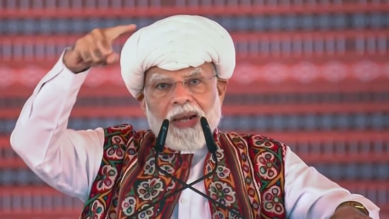 Prime Minister Narendra Modi addresses the inauguration and foundation stone laying of various developmental projects, in Banaskantha district, Gujarat. 