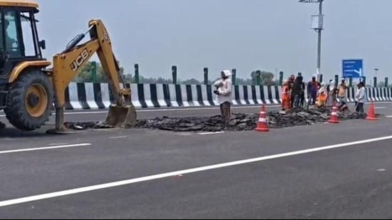 Repairs in progress on the Lucknow Kanpur Expressway recently (HT File Photo)