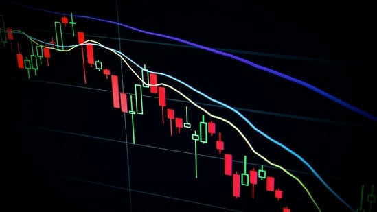 The Nasdaq 100 fell 4% as weak tech results and AI spending concerns triggered a Wall Street selloff. (Unsplash)