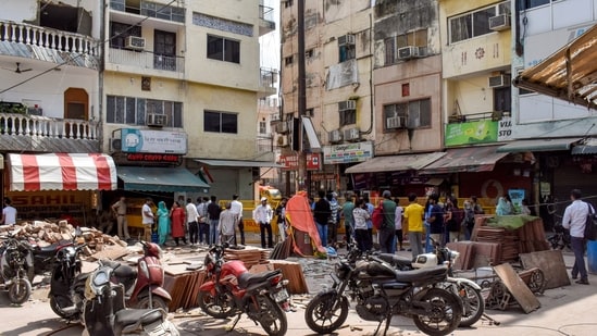 Official data from the MCD show that only 136 applications have been submitted by residents of unauthorised colonies, while 22 have been approved.