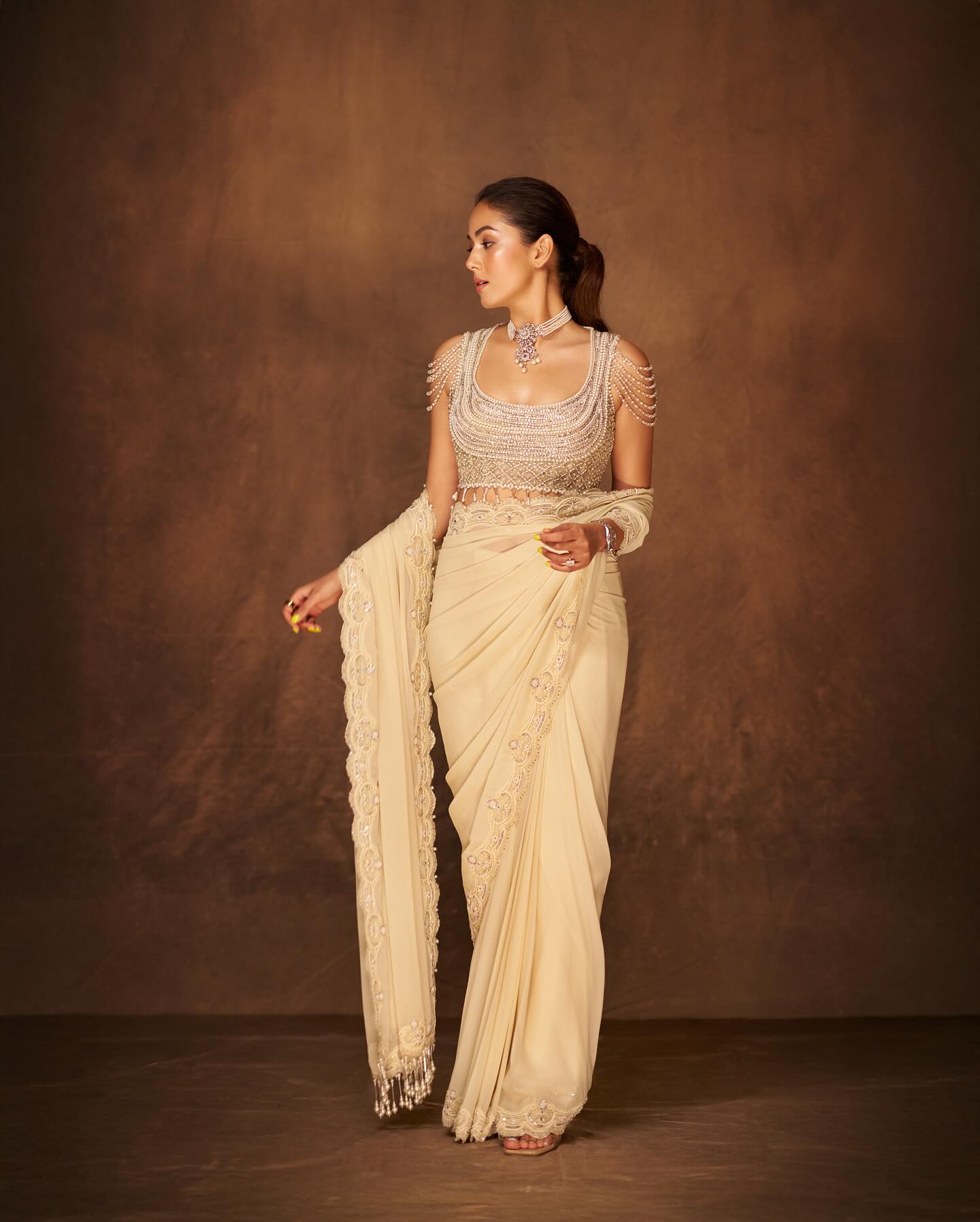 Anarkalis, shaped kurtas and fit-and-flare dresses can highlight the waist while adding movement. (Instagram/mira.kapoor) Anarkalis, shaped kurtas and fit-and-flare dresses can highlight the waist while adding movement. (Instagram/mira.kapoor)