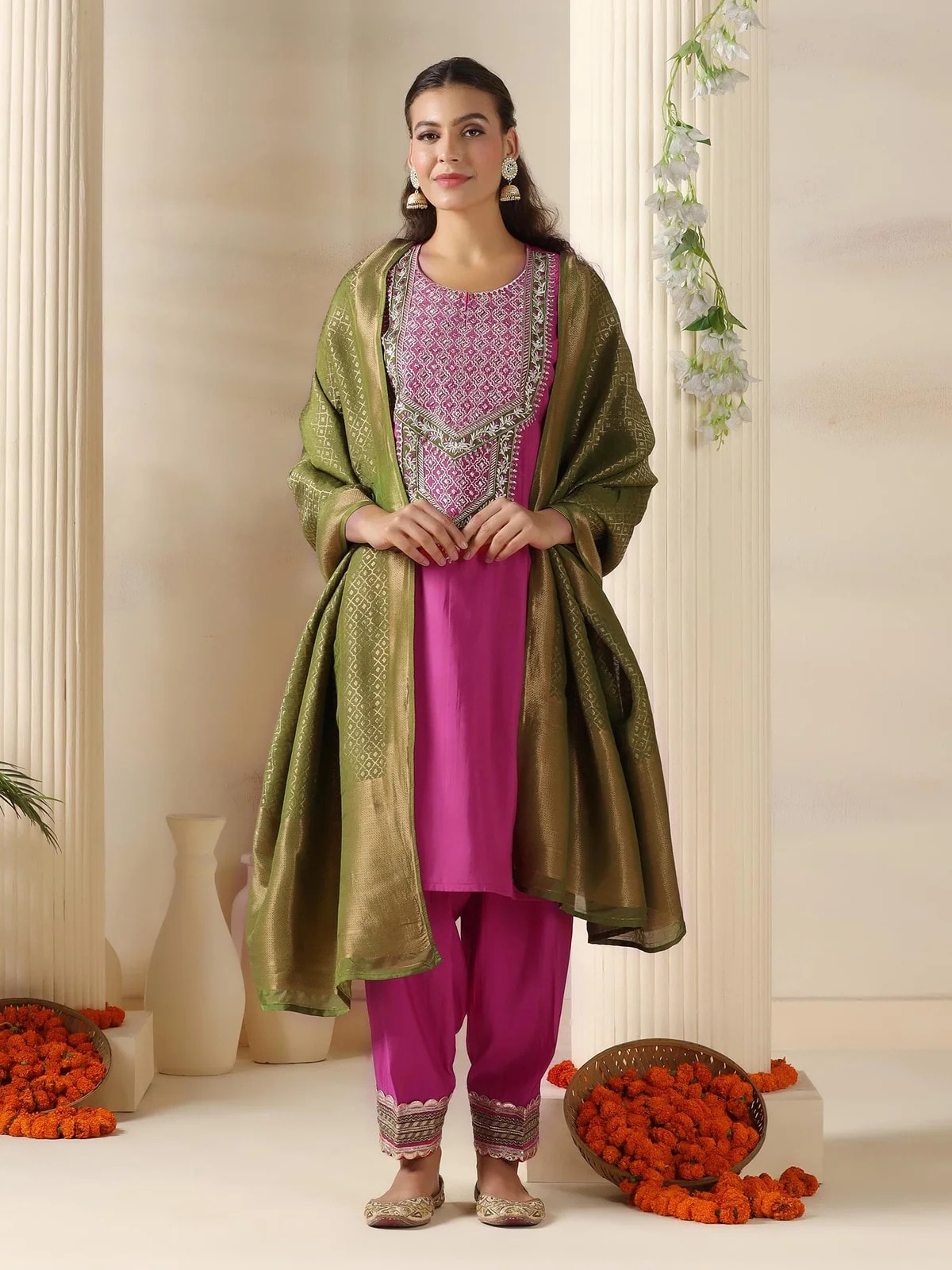 Pay attention to the kurta length, as a hem that ends at the widest part of the hips can draw attention to that area. (Shree) Pay attention to the kurta length, as a hem that ends at the widest part of the hips can draw attention to that area. (Shree)