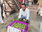 First batch of Alphonso arrives at Vashi APMC, but drought clouds ensuing season