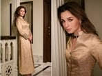 Alia Bhatt just proved you don't need bright colours and heavy lehengas to make a statement during the festive season. (Instagram/ priyankarkapadia)