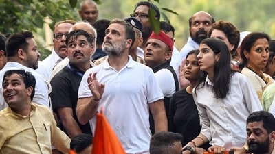 Anti-SIR protest LIVE updates: Lok Sabha LoP Rahul Gandhi with Samajwadi Party national president Akhilesh Yadav, Congress MP Priyanka Gandhi Vadra, RJD leader Tejashwi Yadav, NCP-SCP MP Supriya Sule and others during the INDIA bloc's protest march.