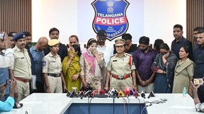 అక్రమ అండాల దందా - ఎనిమిది మంది అరెస్ట్
