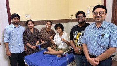 হাসপাতালের বেডে বসেই ছবি পোস্ট ঝিলমের