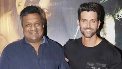 Sanjay Gupta with Hrithik Roshan during a pre-release event for Kaabil.