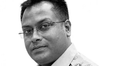 বাঁকুড়ায় ট্রেনের ধাক্কায় পুলিশ ইনস্পেক্টরের মৃত্যু ঘিরে উঠছে একাধিক প্রশ্ন (সৌজন্যে এক্স ) বাঁকুড়ায় ট্রেনের ধাক্কায় পুলিশ ইনস্পেক্টরের মৃত্যু ঘিরে উঠছে একাধিক প্রশ্ন (সৌজন্যে এক্স )
