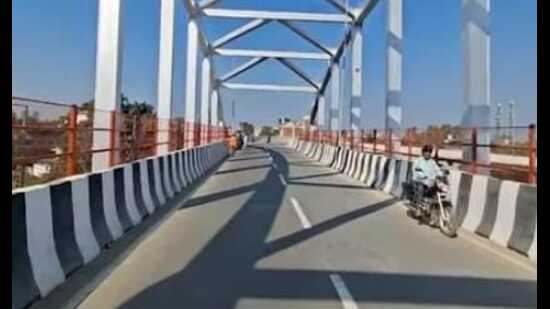 Bhopa Bazar overbridge set to be Inaugurated by UP chief minister Yogi Adityanath on Sunday (HT Photo)