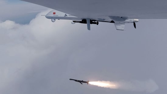 A Patriot PAC-3 MSE interceptor missile. The US State Department on Friday approved a potential sale of 500 of the missiles to Ukraine, estimated at $2.1 billion. (AFP)