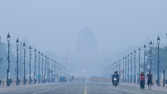 Capital city in the morning experienced mix of light smog and hovering clouds over the sky in New Delhi.(Vipin Kumar/ HT Photo)