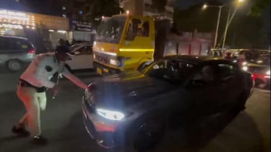 Woman held for trying to run over constable after Vile Parle crash.
