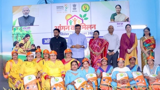 Anganwadi Workers and Helpers participate in the ‘Angan Ka Milan’ programme organised at the NDMC Community Centre on Babar Road in New Delhi.