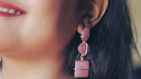 A guide to choosing the right earrings.