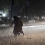 హైదరాబాద్​లో శుక్రవారం కురిసిన వర్షంలో ఇలా..